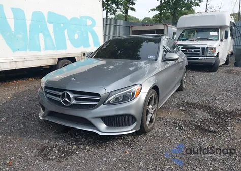 2015 Mercedes-Benz C 300 Sport 4Matic из США, поврежденный, VIN 55SWF4KB1FU058268